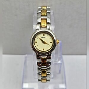 Seiko V400 1140 Womens Quartz Watch New Battery Vintage Silver Gold Tone Dainty